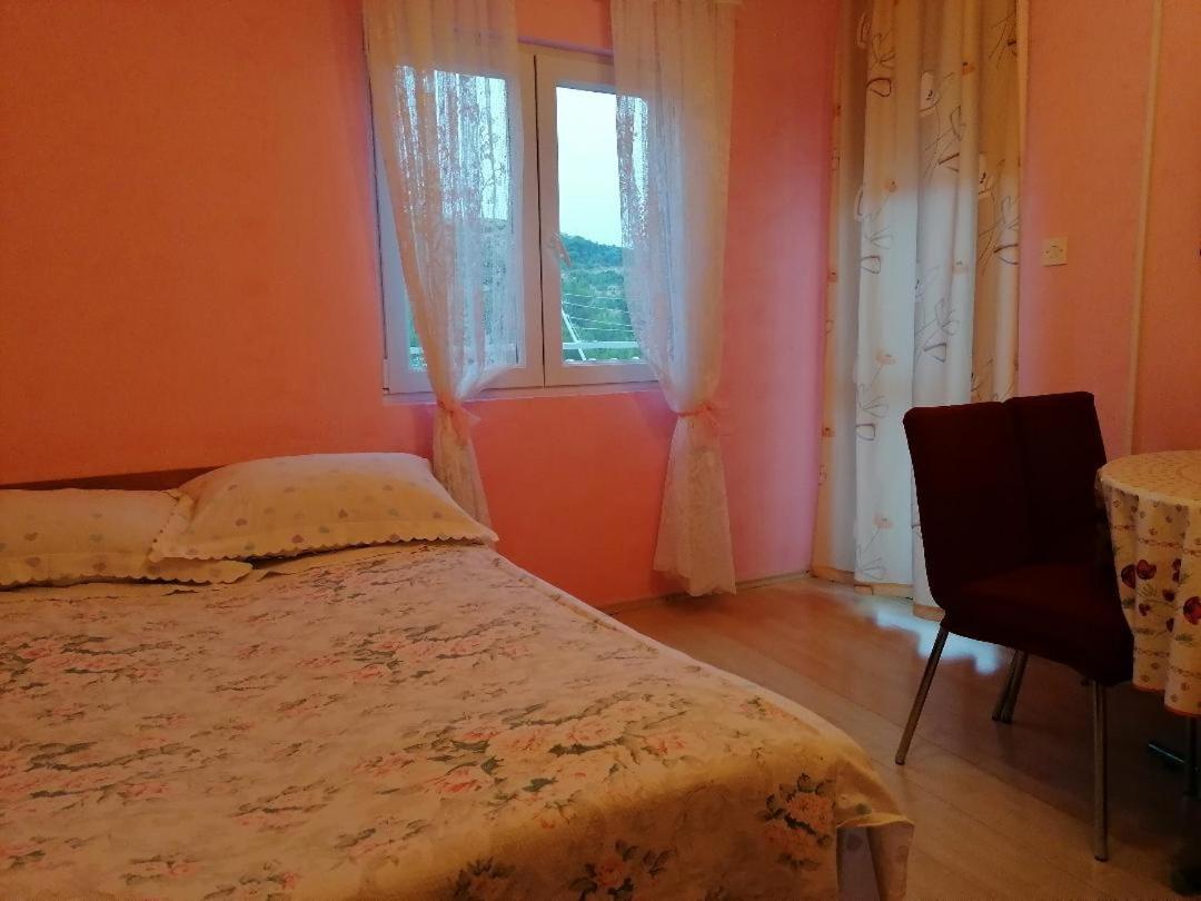 Apartmani Milisa L Primošten Eksteriør billede