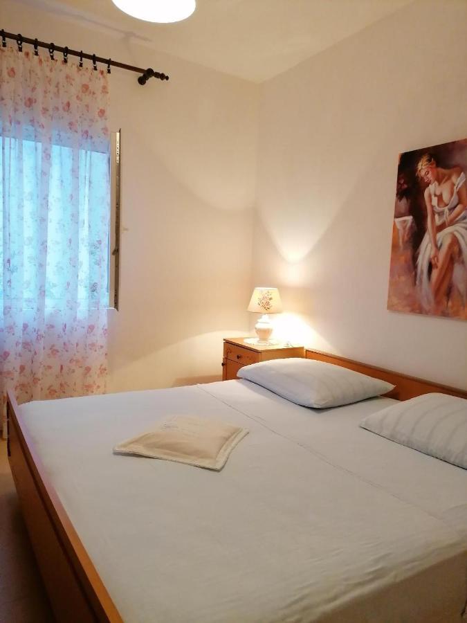 Apartmani Milisa L Primošten Eksteriør billede